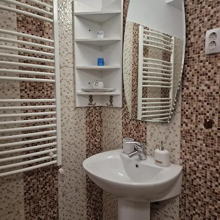 Laroka House Beautiful Apartment Universitate Center-3